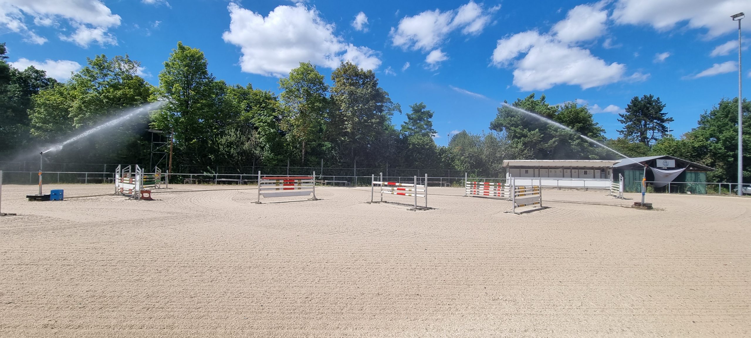Reitplatz mit Sand draussen